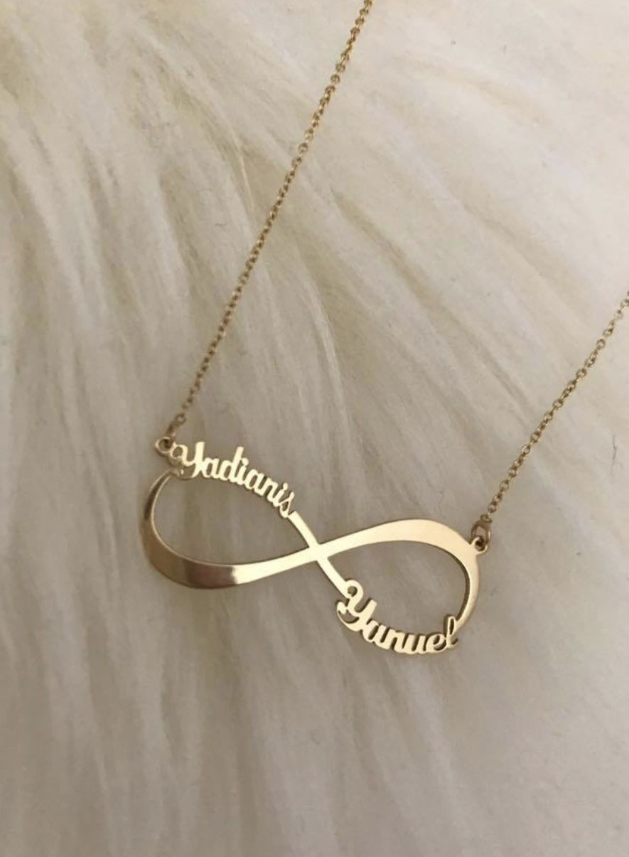Personalized Infinity Name Necklace: Custom Engraved Pendant