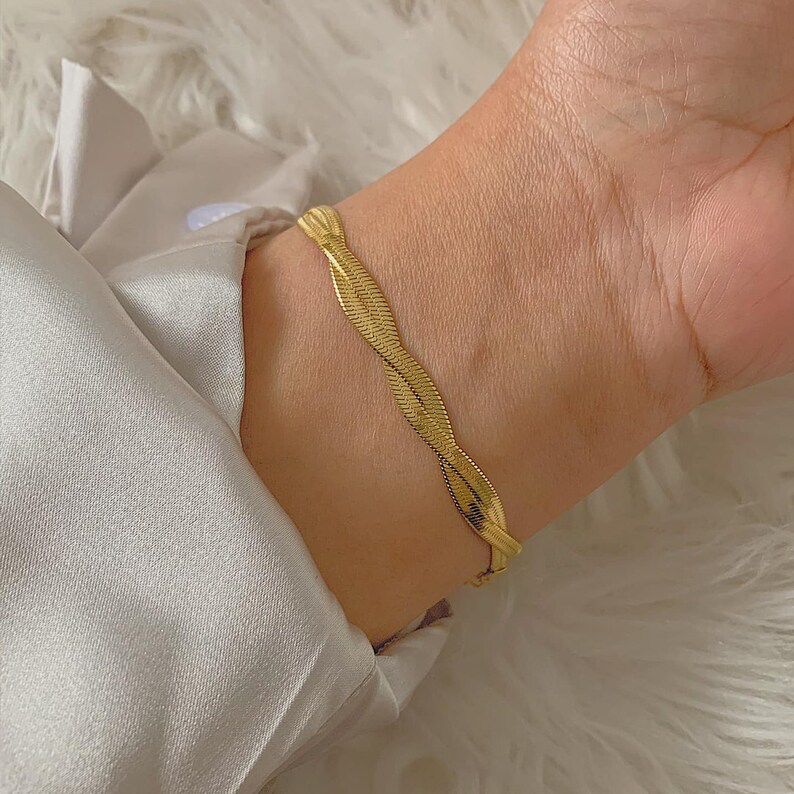 Lana -Twisted Bracelet